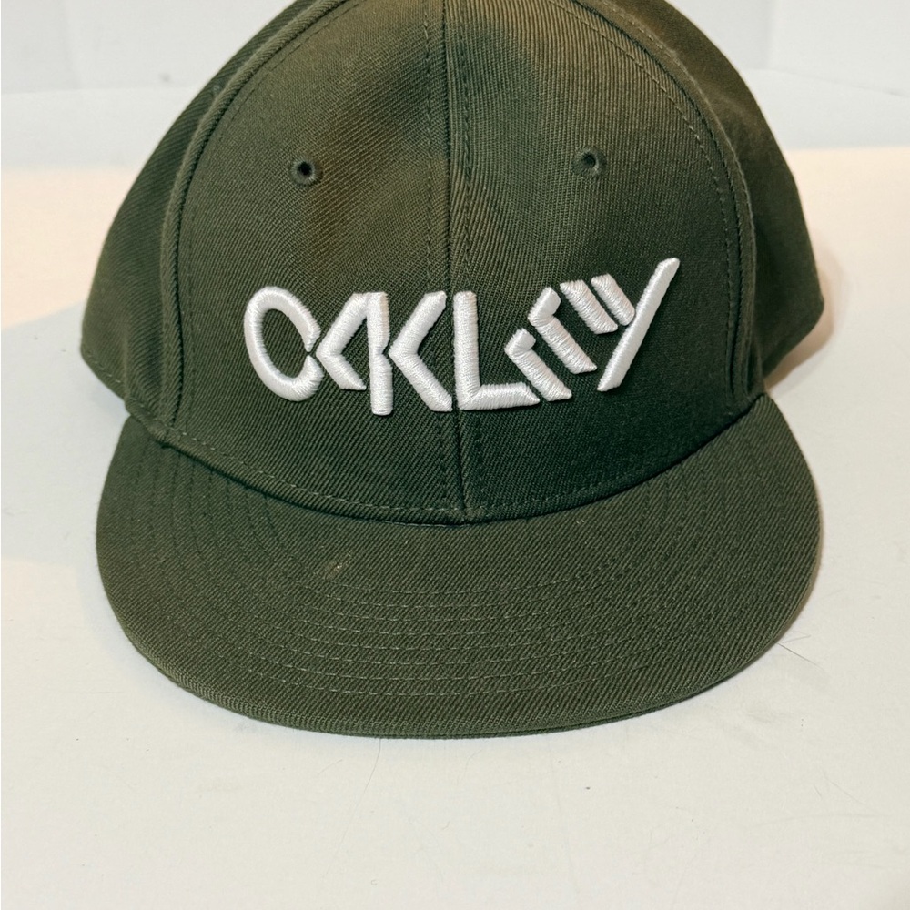 Oakley‎ Olive Green Cap with White Logo